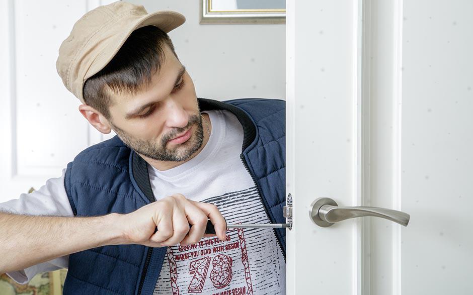 changer serrure porte Combs-la-Ville